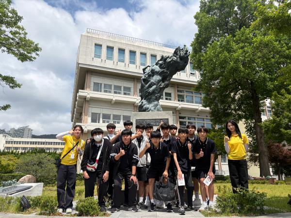 '창원남산고등학교 1학년'의 첨부파일 이미지