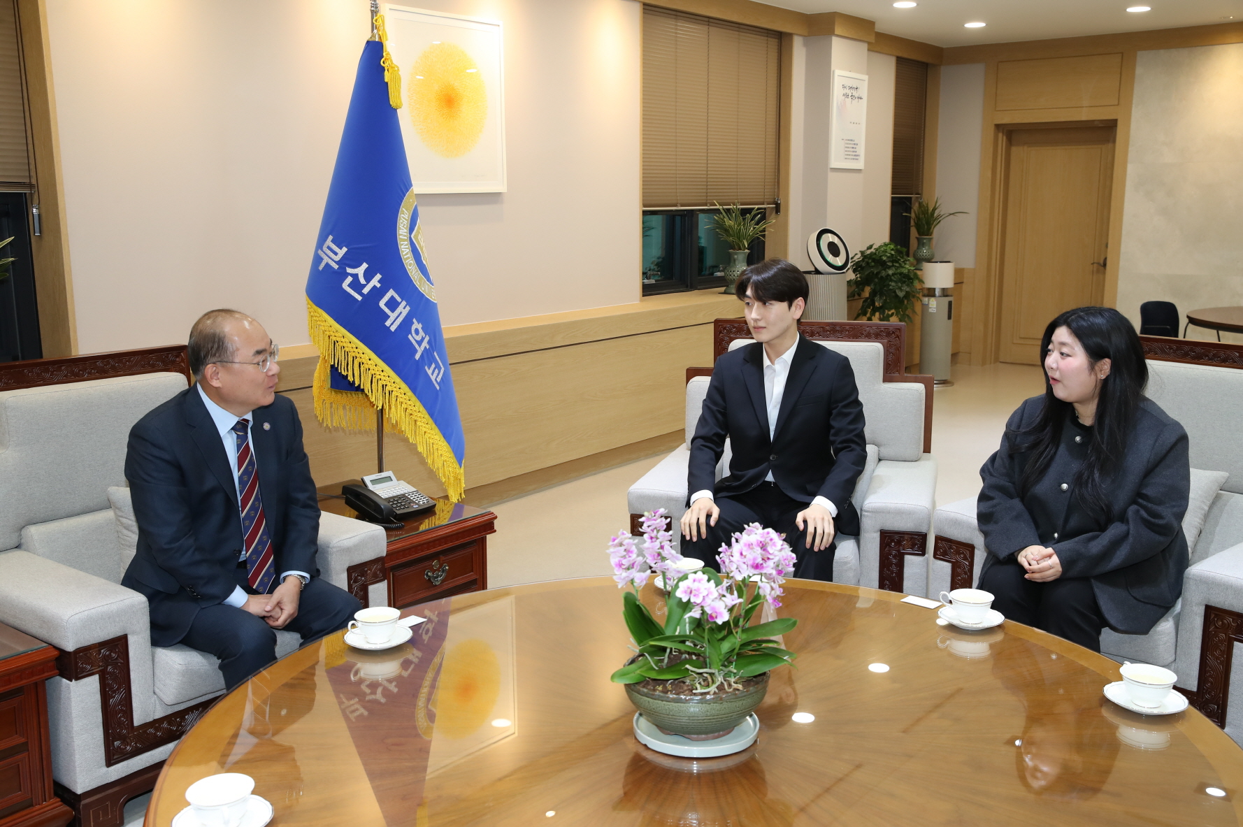 '신임 총학생회 회장단 차담회'