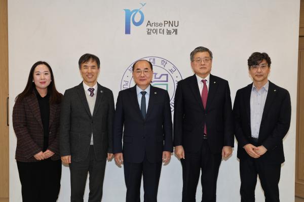 '내빈 접견_고려대학교 4단계 BK21 GP 방문단'의 첨부파일 이미지