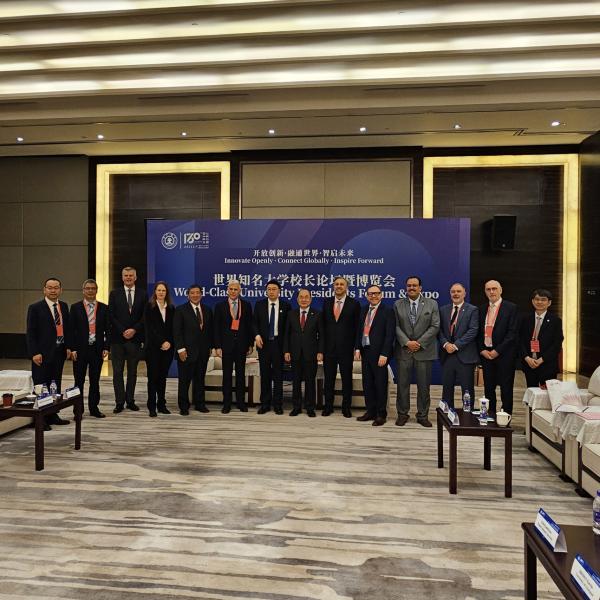 '시안교통대학(Xi'an Jiaotong University) 130주년 기념식'의 첨부파일 이미지