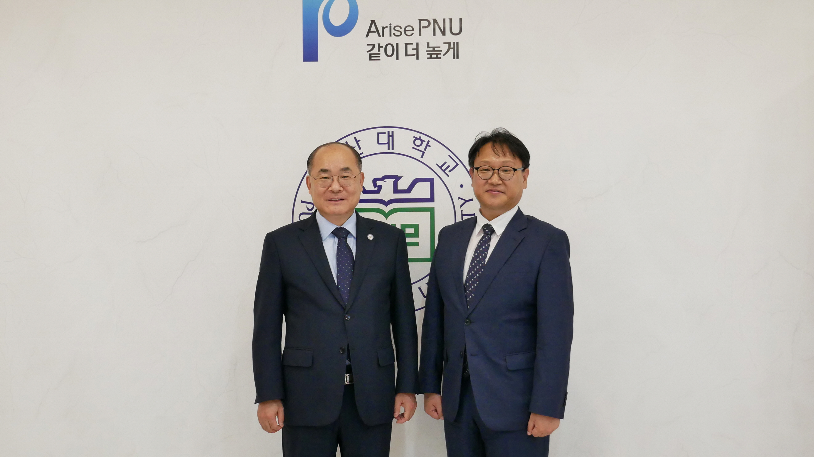 '내빈 접견_김병진 부산앵커센터 센터장'