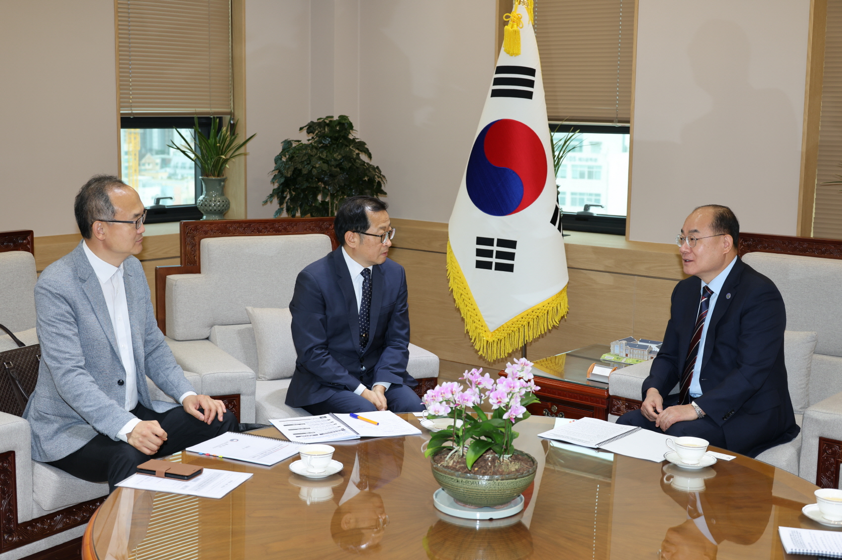 '내빈 접견_박상욱 법무부 출입국 정책단장'